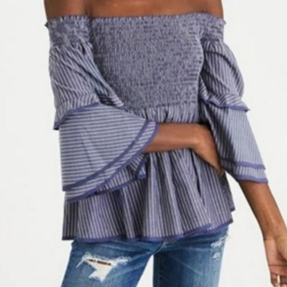 American Eagle Outfitters Tops - American Eagle smocked bell sleeve  top